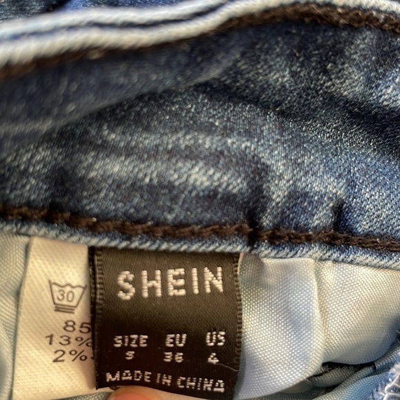 Shein Women’s High Rise Button Fly Distressed Skinny Jeans, size 4 - Picture 2 of 12